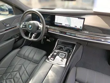 BMW 740d xDrive M SPORTPAKET PRO SKY LOUNGE INTEGRAL