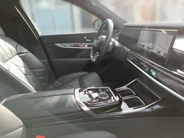 BMW 740d xDrive M SPORTPAKET PRO SKY LOUNGE INTEGRAL