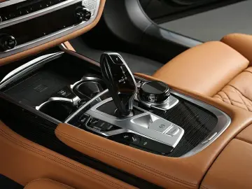BMW 740d xDr. Standh Massage ACC HuD H&K Laser Park