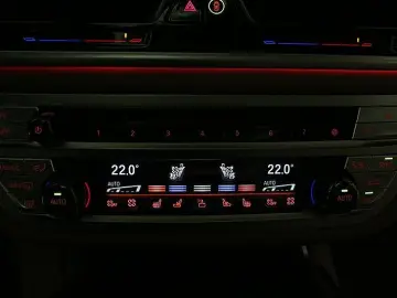 BMW 740d xDr. Standh Massage ACC HuD H&K Laser Park