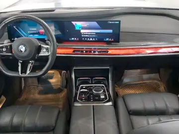 BMW 740 7 740 d xDrive M Sport