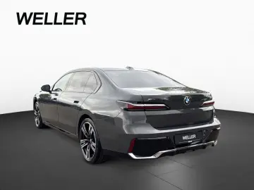 BMW 740d M-SPORT SkyLo Sthzg