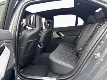 BMW 740d M-SPORT SkyLo Sthzg