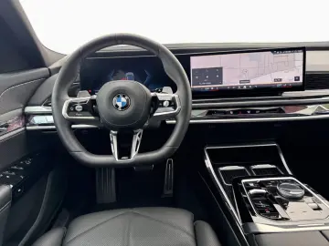 BMW 740d M-SPORT SkyLo Sthzg