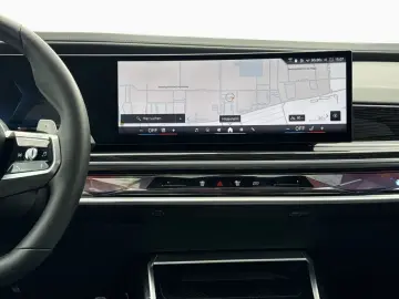 BMW 740d M-SPORT SkyLo Sthzg