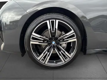BMW 740d M-SPORT SkyLo Sthzg
