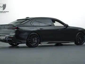 BMW 750e MANSORY FullCarbon Executive SkyLounge