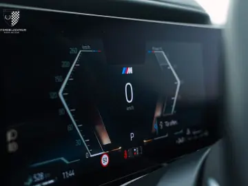 BMW 750e MANSORY FullCarbon Executive SkyLounge