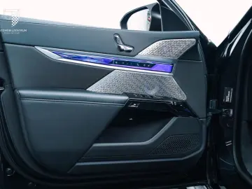 BMW 750e MANSORY FullCarbon Executive SkyLounge