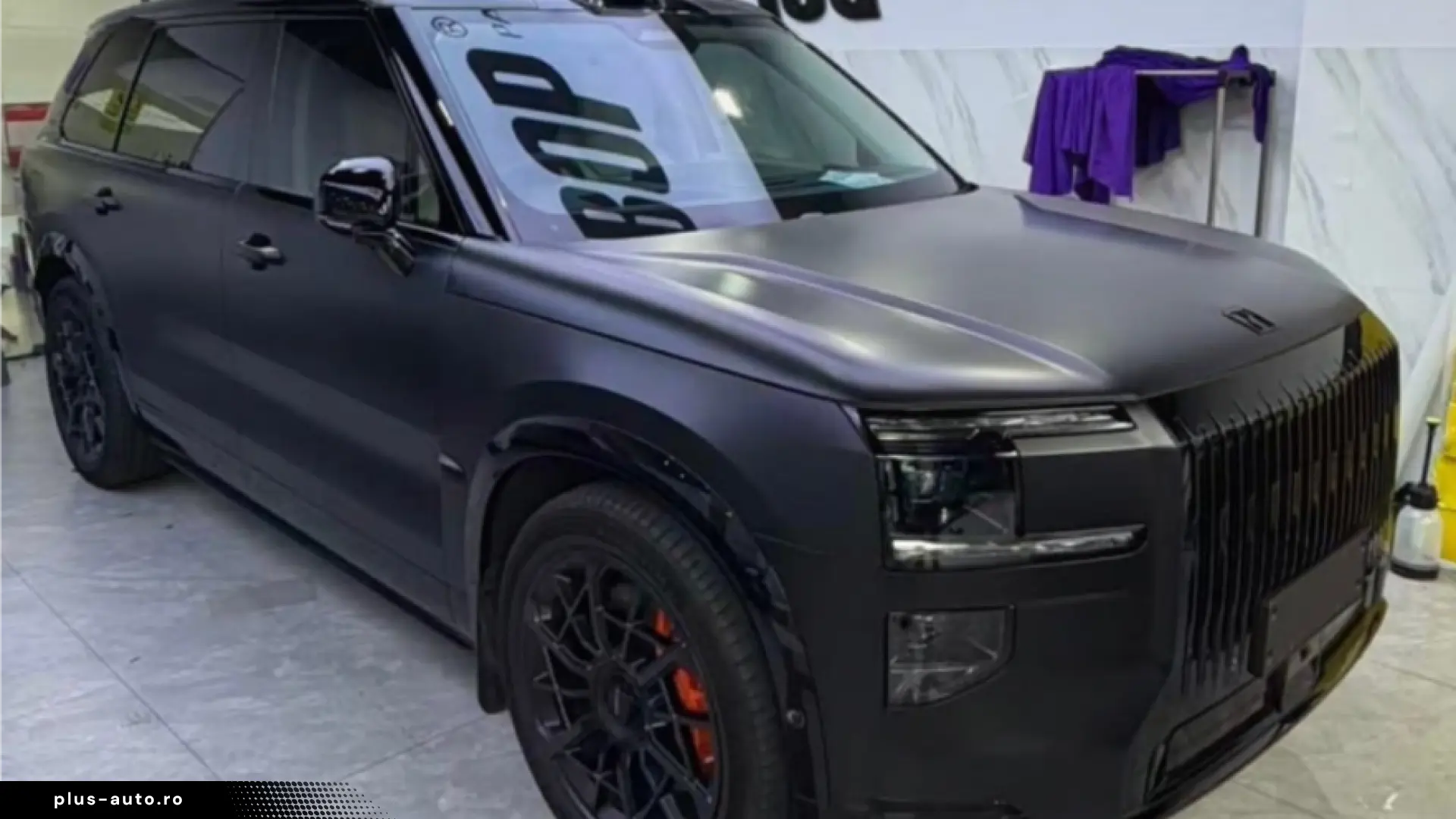 ZEEKR 9X ULTRA 70 KW Obsidian Black Edition Package