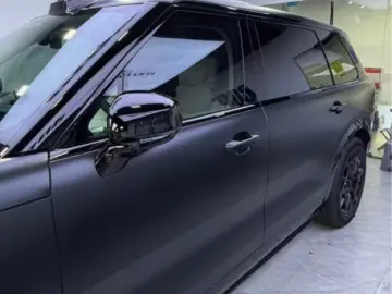 ZEEKR 9X ULTRA 70 KW Obsidian Black Edition Package