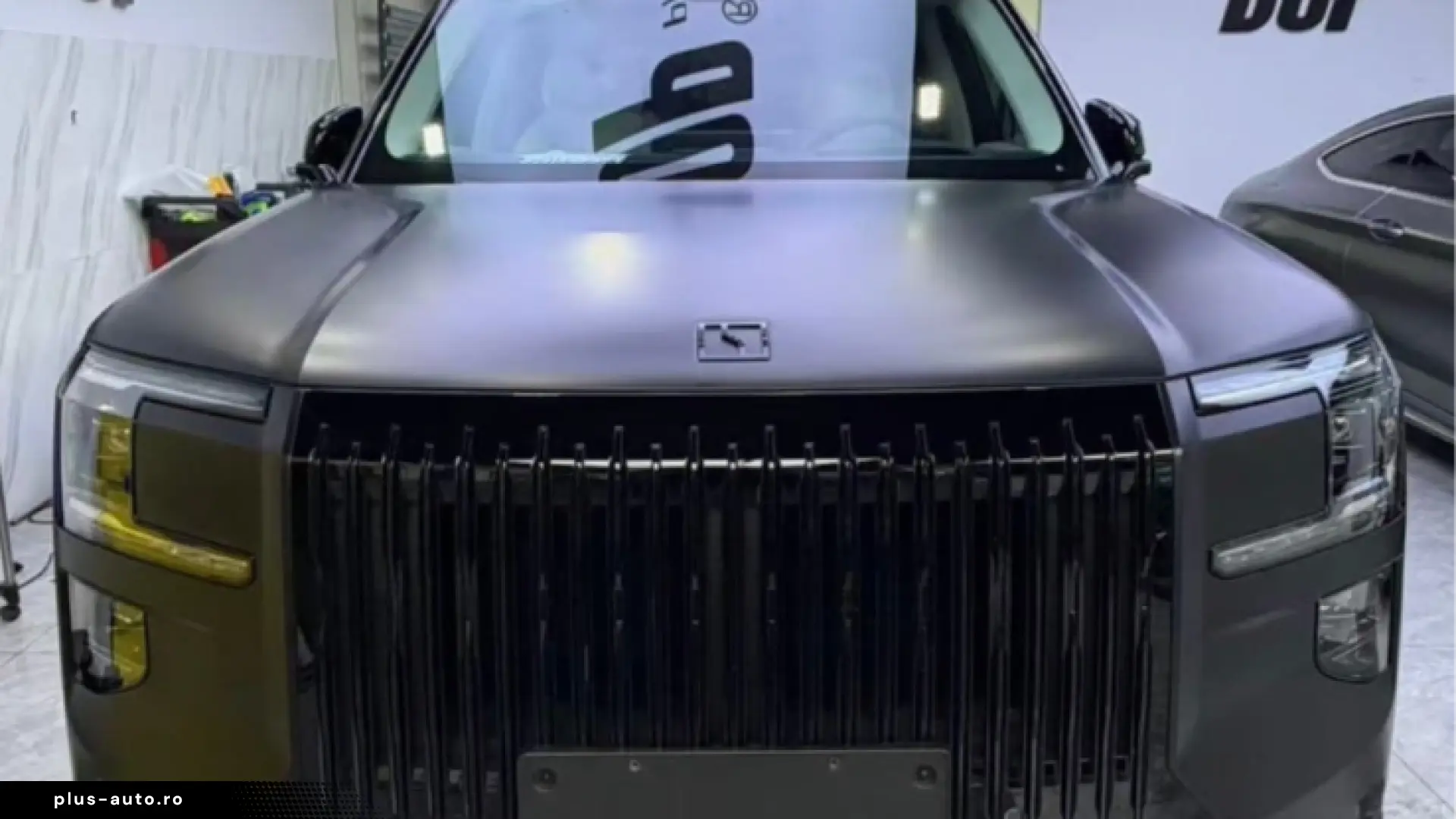 ZEEKR 9X ULTRA 70 KW Obsidian Black Edition Package