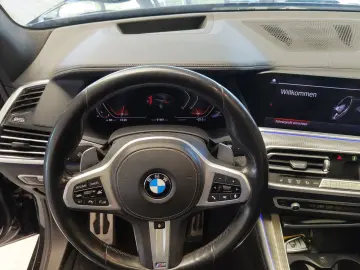 BMW X5 xDrive40i M Sport AHK SHZ LASER LUFT