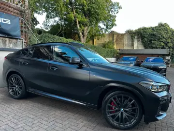 BMW X6 xDr40d M Sport Black Vermilion Edition Frozen