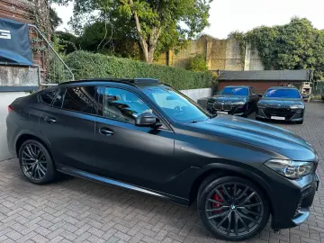 BMW X6 xDr40d M Sport Black Vermilion Edition Frozen