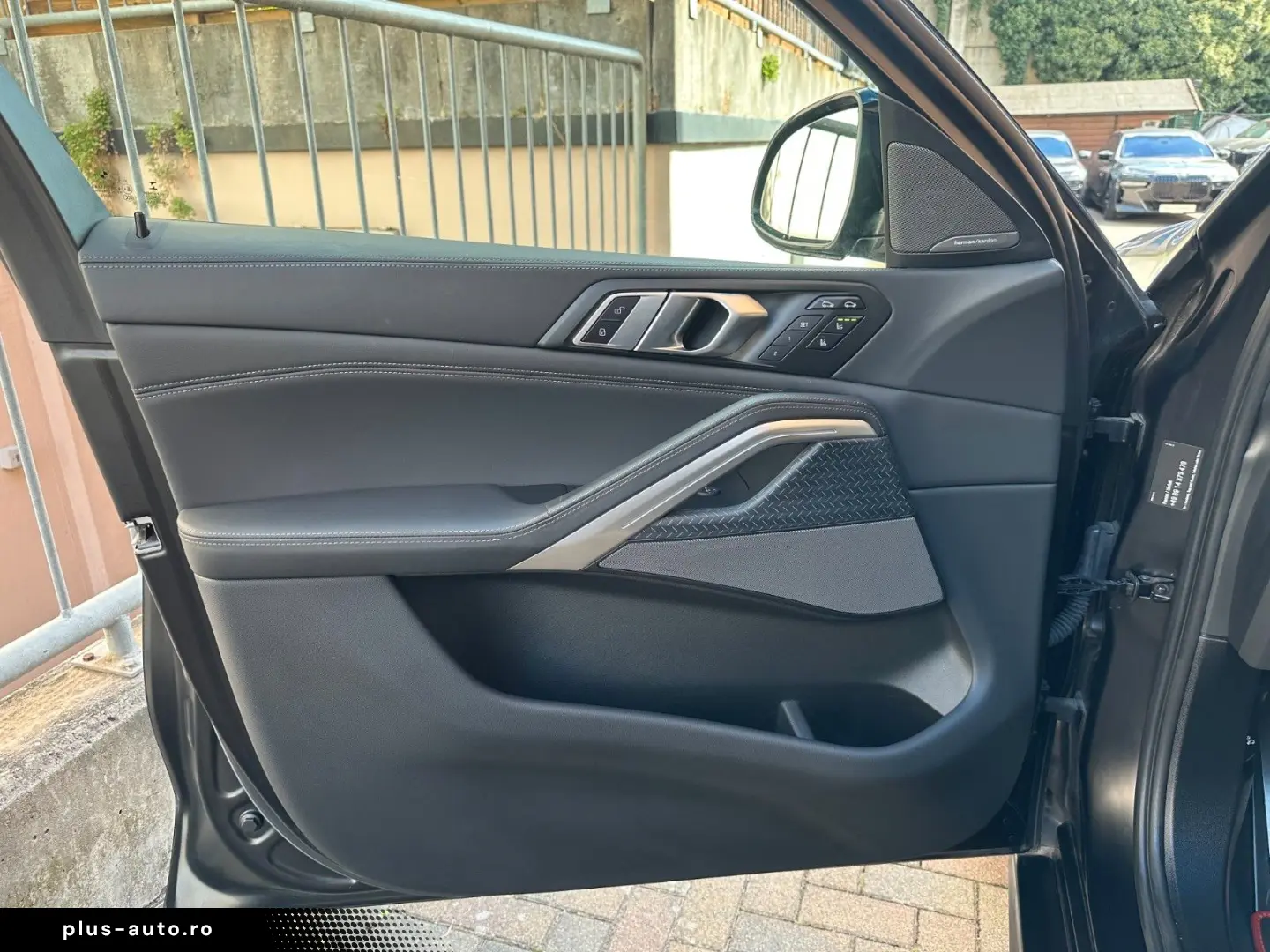 BMW X6 xDr40d M Sport Black Vermilion Edition Frozen
