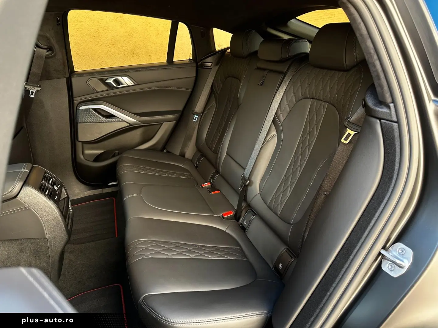 BMW X6 xDr40d M Sport Black Vermilion Edition Frozen
