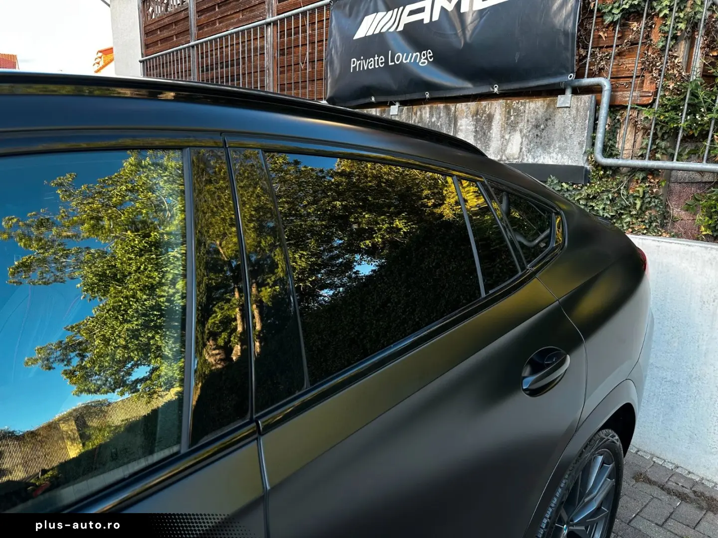 BMW X6 xDr40d M Sport Black Vermilion Edition Frozen