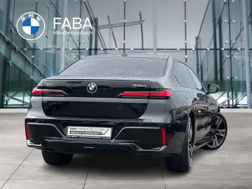 BMW 740d xDrive M Sport Pro Sky Lounge Iconic Glow