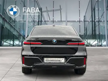 BMW 740d xDrive M Sport Pro Sky Lounge Iconic Glow