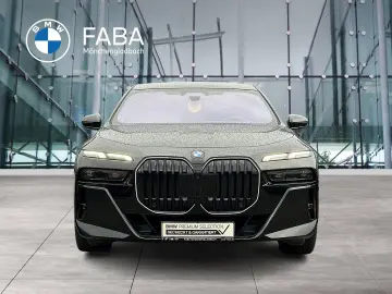BMW 740d xDrive M Sport Pro Sky Lounge Iconic Glow