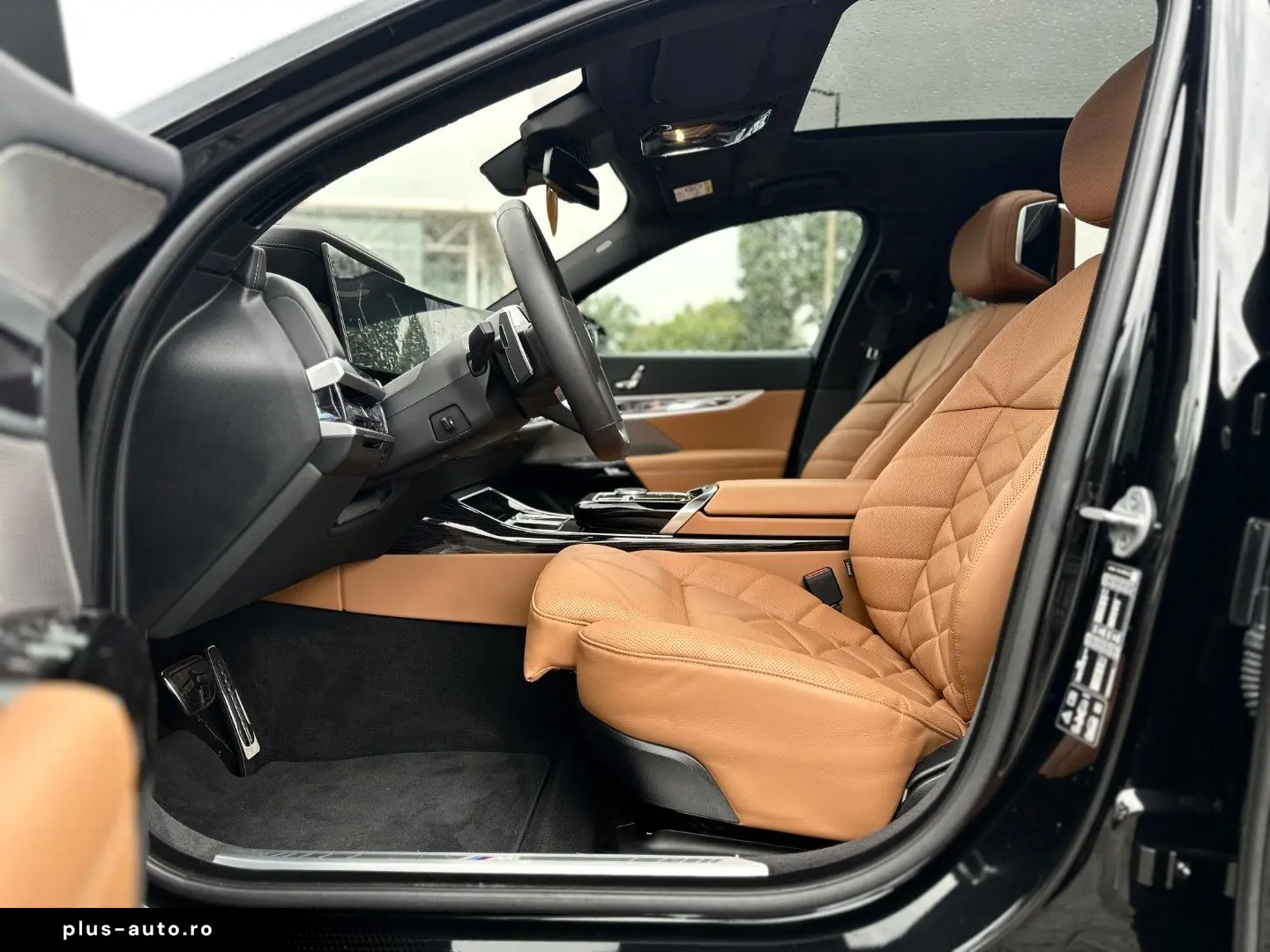 BMW 740d xDrive M Sport Pro Sky Lounge Iconic Glow