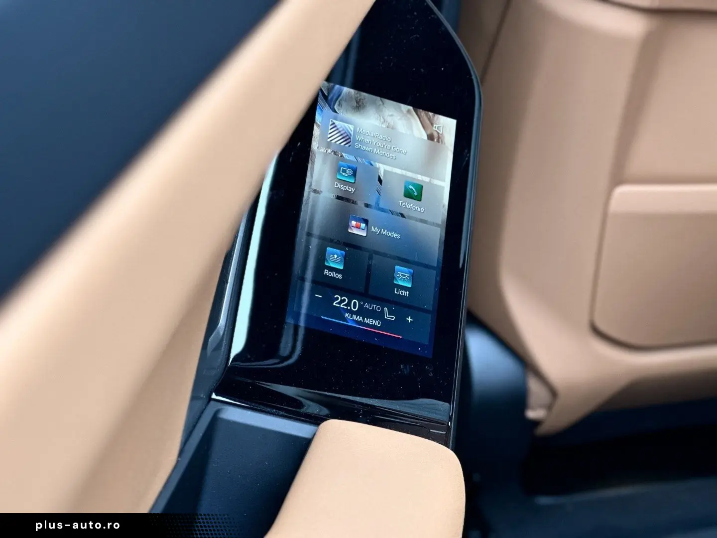 BMW 740d xDrive M Sport Pro Sky Lounge Iconic Glow