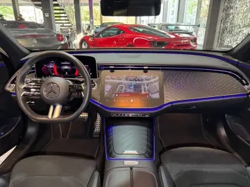 MERCEDES-BENZ E 300e Limousine AMG Line Adv. LED~KAM…