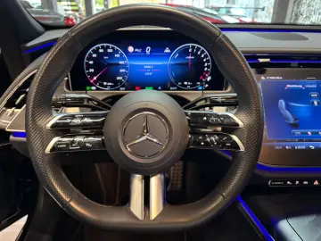MERCEDES-BENZ E 300e Limousine AMG Line Adv. LED~KAM…