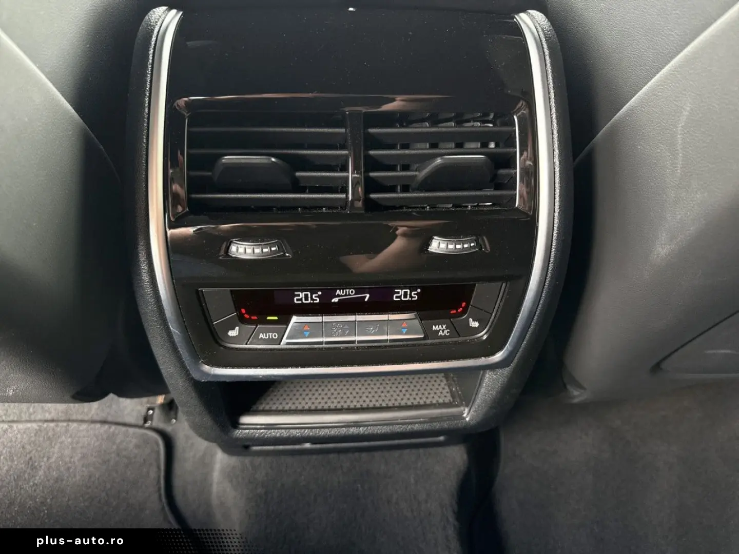 BMW XM M Drivers Pkg DAPr B W M MultiSitz Massag 23