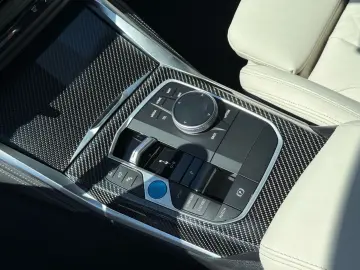 BMW i4 xDrive40 M Sport   CarbonInt. Stop&Go AHK