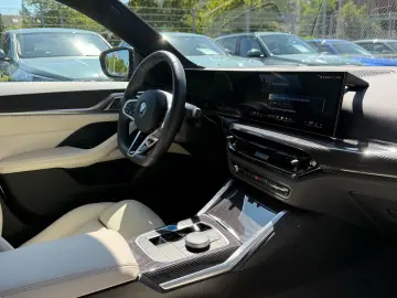 BMW i4 xDrive40 M Sport   CarbonInt. Stop&Go AHK