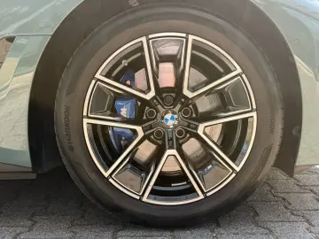 BMW i4 xDrive40 M Sport   CarbonInt. Stop&Go AHK