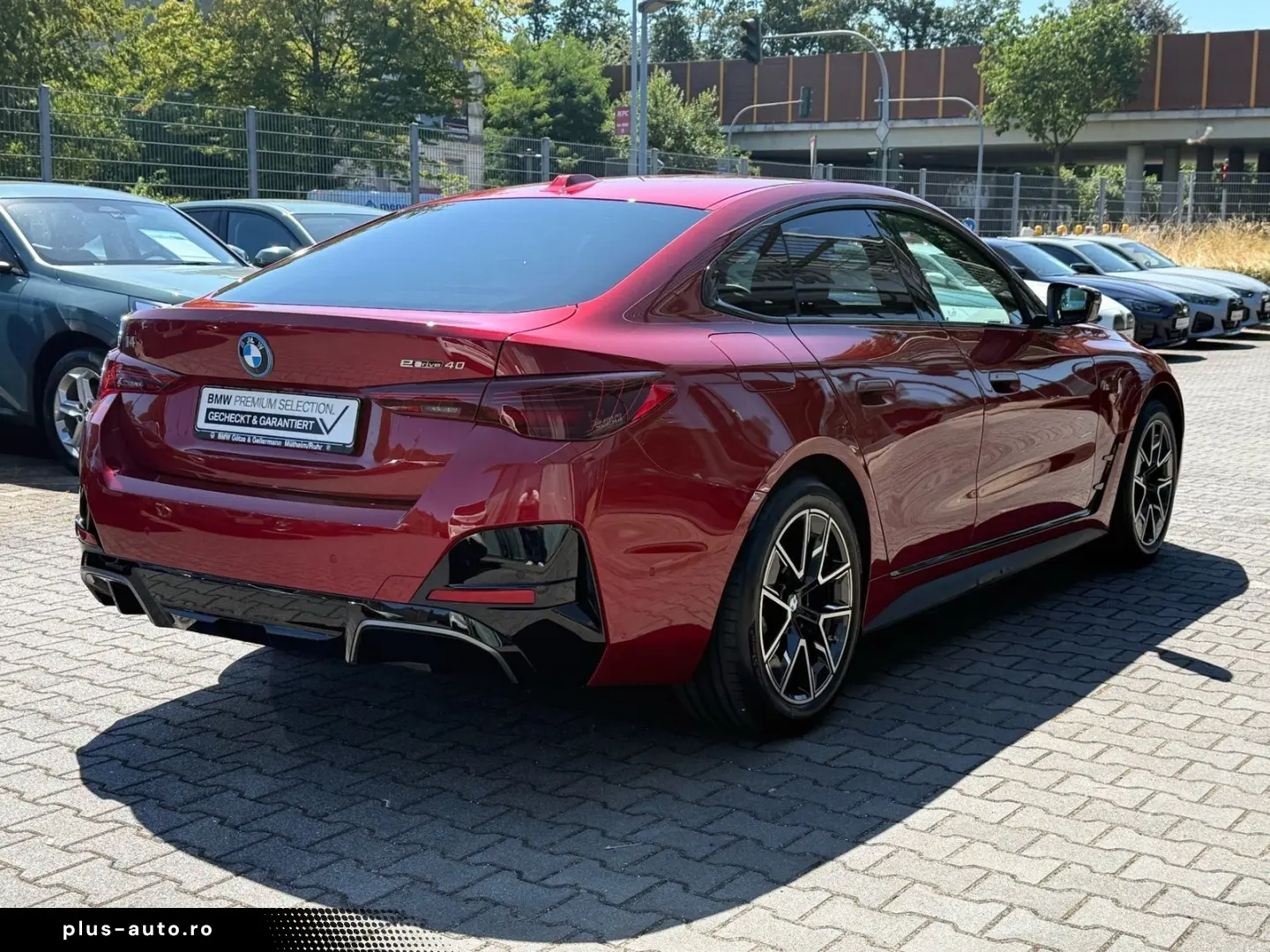 BMW i4 eDrive40 M Sport   Schiebedach Stop&Go H&K