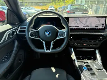 BMW i4 eDrive40 M Sport   Schiebedach Stop&Go H&K