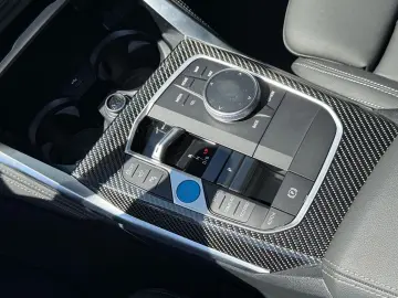 BMW i4 eDrive40 M Sport   Schiebedach Stop&Go H&K