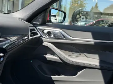 BMW i4 eDrive40 M Sport   Schiebedach Stop&Go H&K