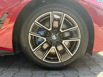 BMW i4 eDrive40 M Sport   Schiebedach Stop&Go H&K