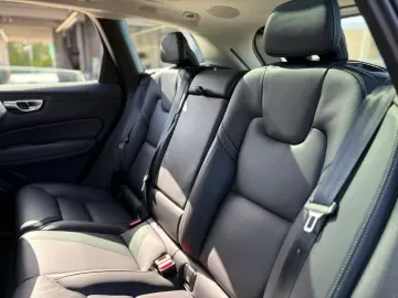VOLVO XC60 T8 Inscription Recharge Plug-In Hybrid AWD