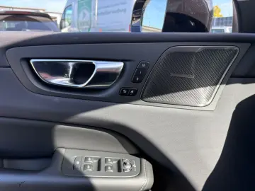 VOLVO XC60 T8 Inscription Recharge Plug-In Hybrid AWD