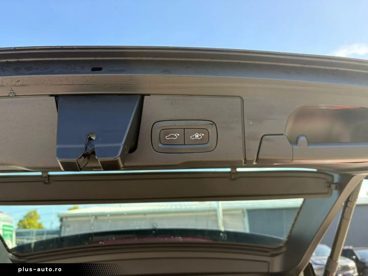 VOLVO XC60 T8 Inscription Recharge Plug-In Hybrid AWD