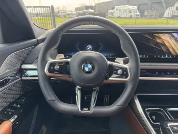 BMW 740d xDrive M-Sport Indivídual Pano B&W Iconic M