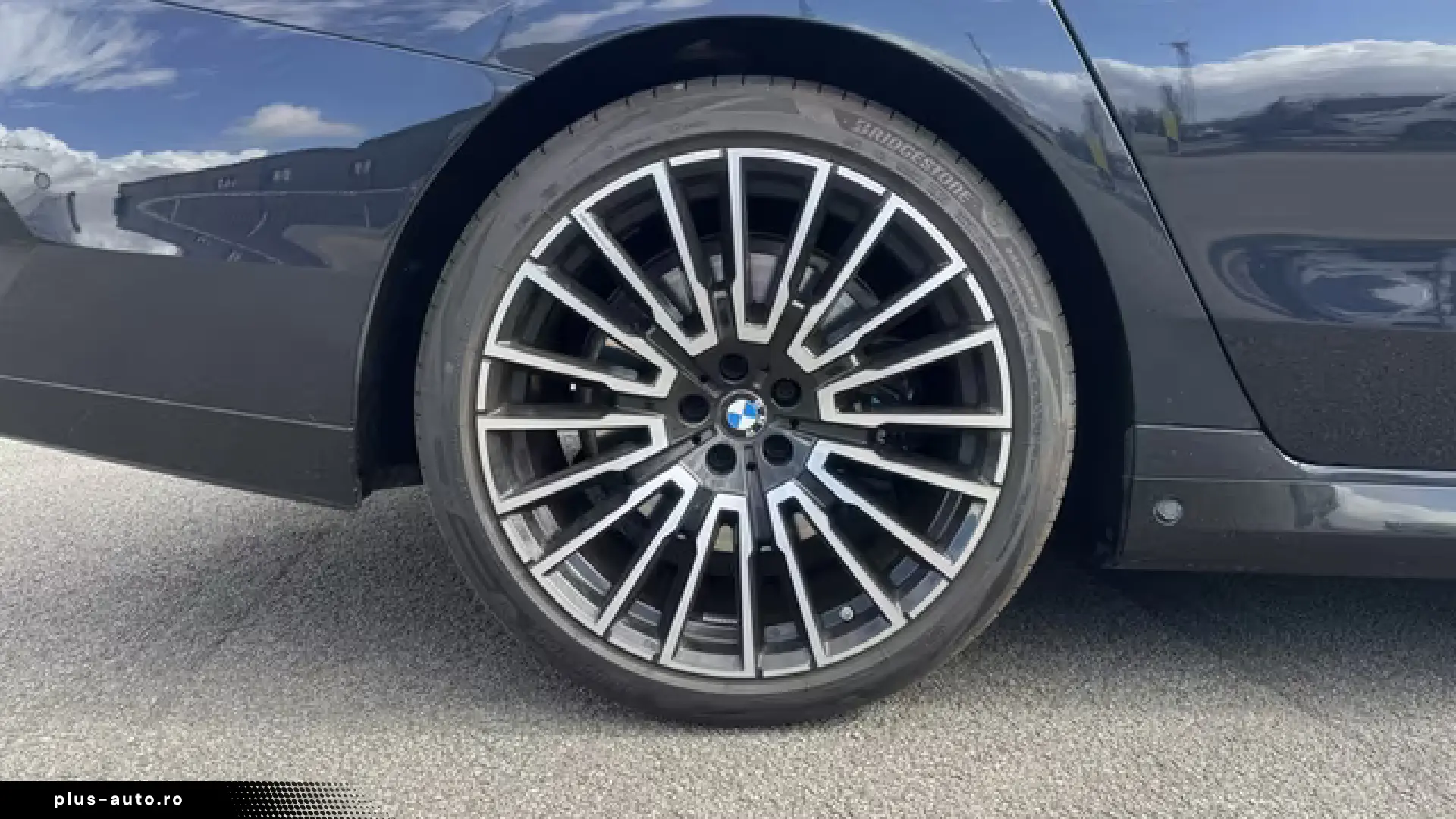 BMW 740d xDrive M-Sport Indivídual Pano B&W Iconic M