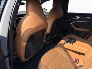 AUDI RS6 Avant Quattro 305kmh Ceramic AHK Pano