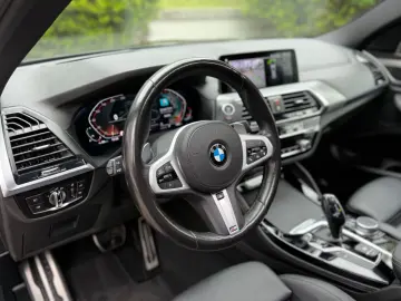 BMW X4 30 i M Sport Head Up