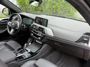 BMW X4 30 i M Sport Head Up