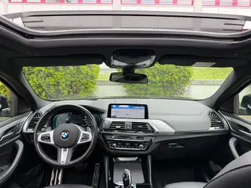 BMW X4 30 i M Sport Head Up