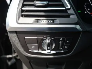 BMW X4 xDrive20i FACELIFT