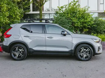 Volvo XC40 Plus Dark