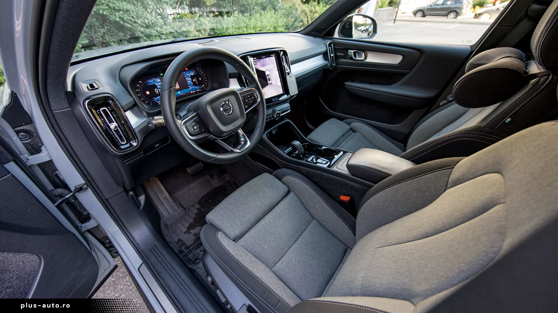 Volvo XC40 Plus Dark